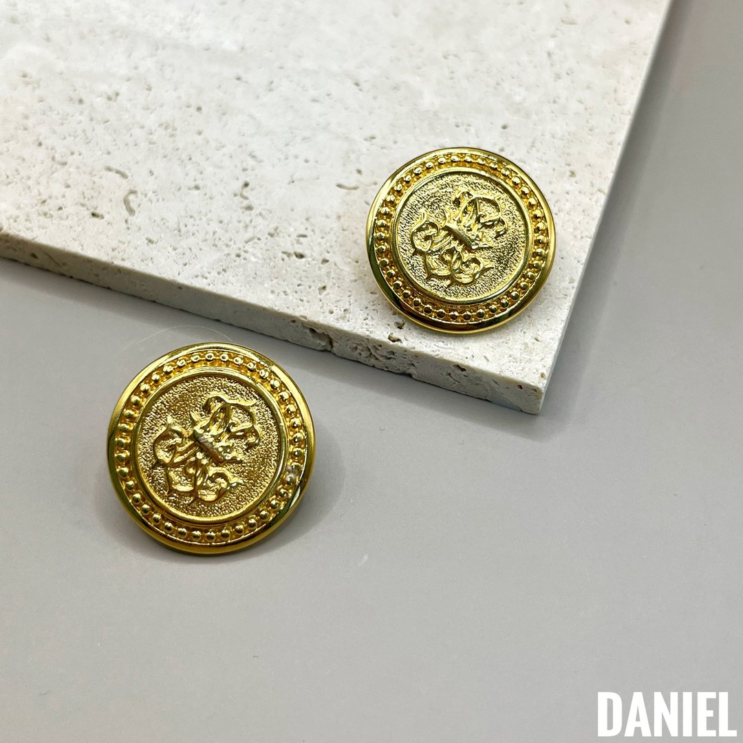 •DANIEL• 欧美老件 MONET贵族徽章钮扣耳环 - 耳环/耳夹 - 其他金属 金色