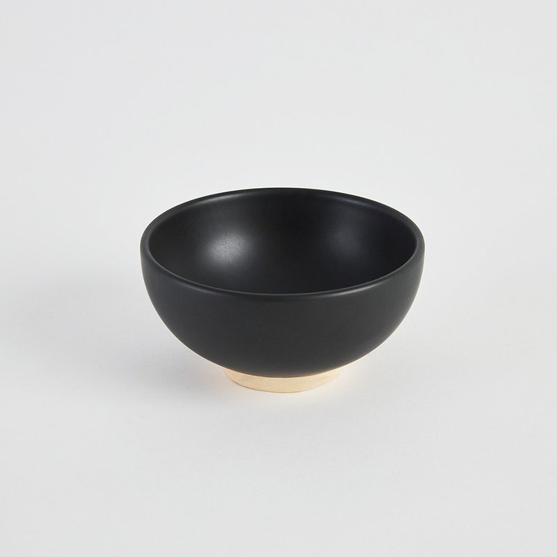 KOGA 许家陶器品 陶质圆形饭碗 (尖山黑) - 碗 - 陶 黑色
