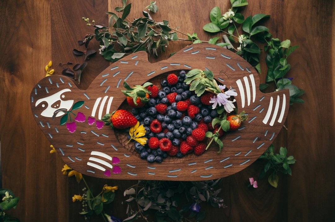 SLOTH fruit tray (Purple Berries) - 浅碟/小碟子 - 木头 咖啡色