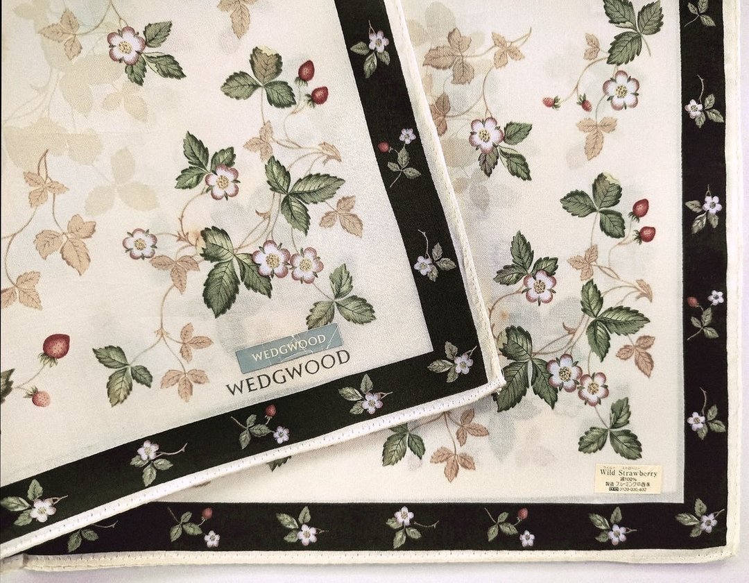 WEDGWOOD 古董手帕 野草莓 经典英伦 19.5 x 19.5 英寸 - 手帕/方巾 - 棉 卡其色