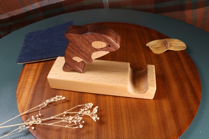 办公室疗愈小物 X 原木手机座 - 虎鲸 (3) - 手机座/防尘塞 - 木头 