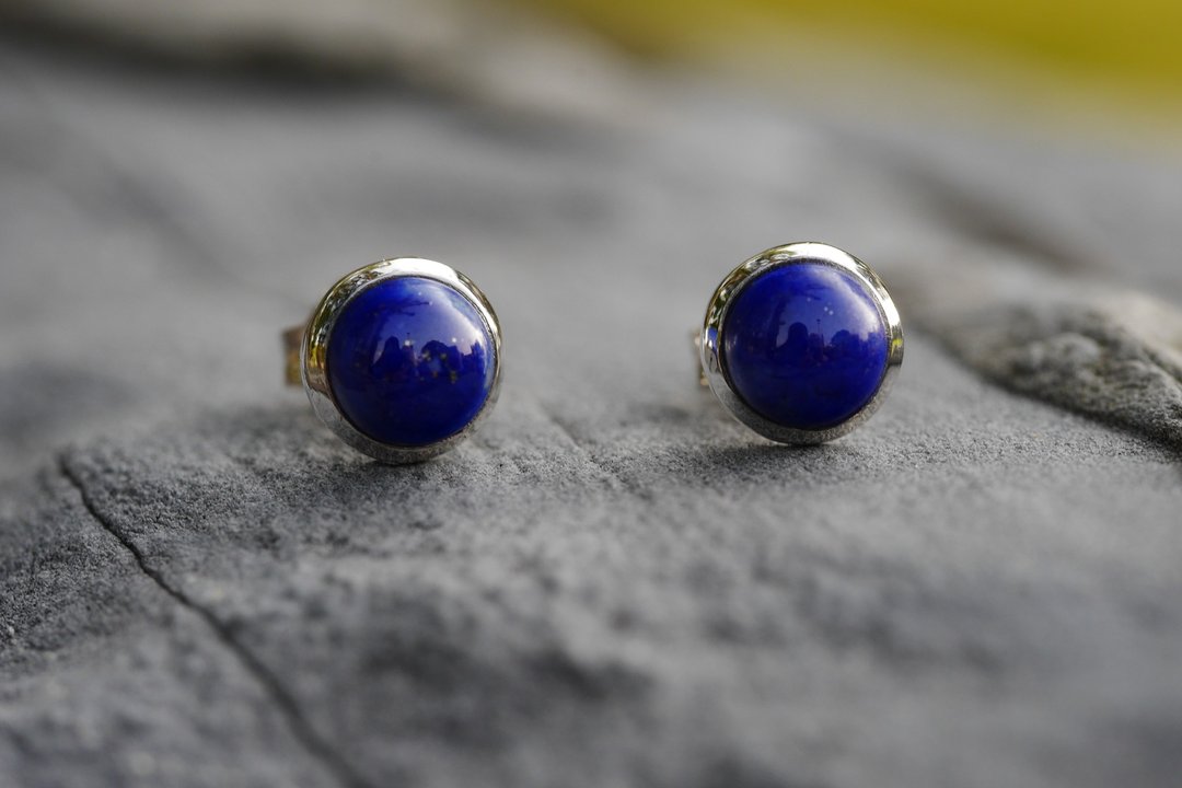 青金石耳环 - 圆巧 ∣ Lapis Lazuli (#LLUNR14) - 耳环/耳夹 - 宝石 蓝色