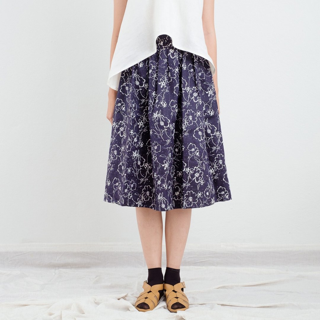 Navy blue with white flora linen skirt - 裙子 - 亚麻 蓝色