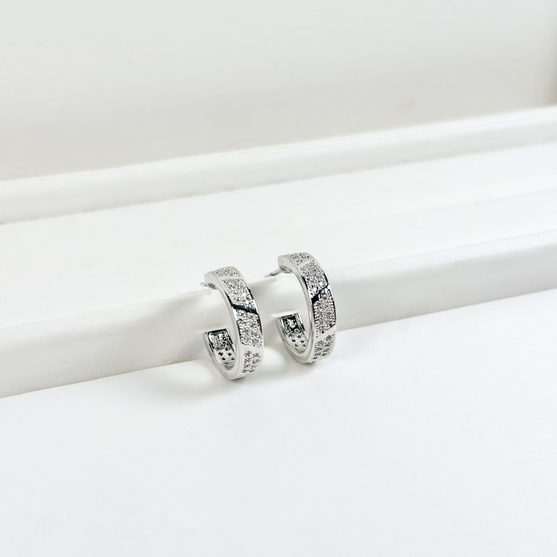 银色925纯银C圈耳环/925银 轻珠宝 针式耳环 白K金色 纯银耳环 - 耳环/耳夹 - 纯银 银色