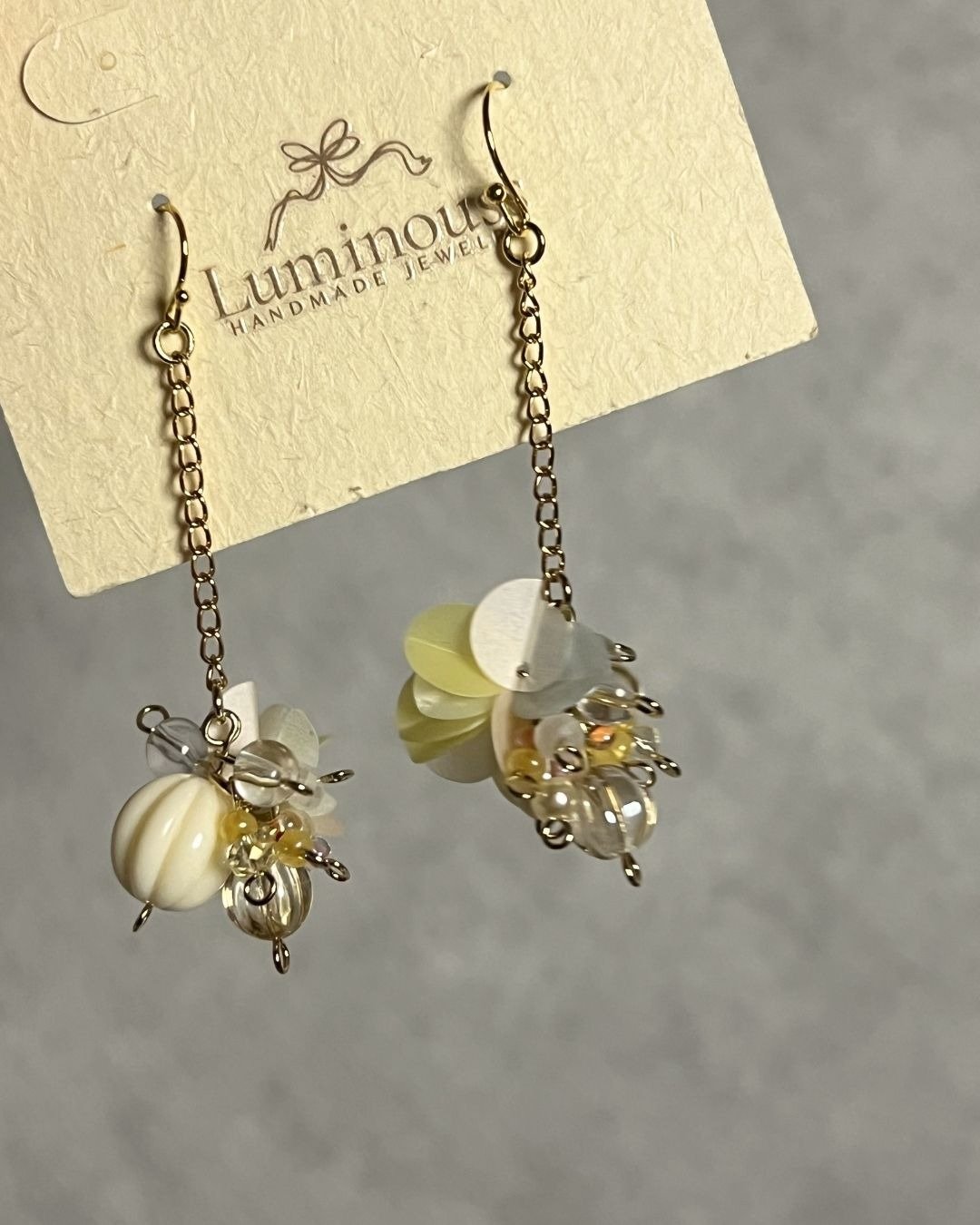 新品 花瓣耳环 - 奶油小花 珠片耳环 垂吊耳环 - 耳环/耳夹 - 其他材质 黄色