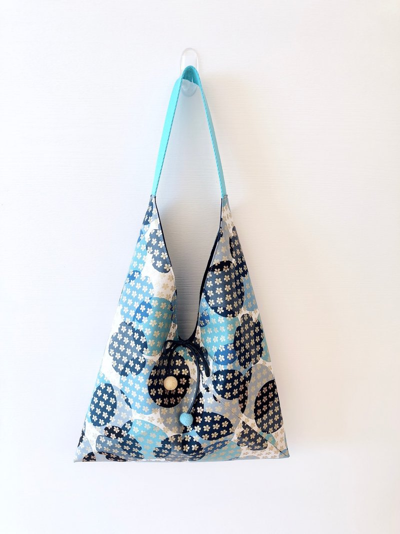 三角粽形肩提包/中尺寸/蓝色和风圆/素面防水布 - 侧背包/斜挎包 - 棉．麻 蓝色