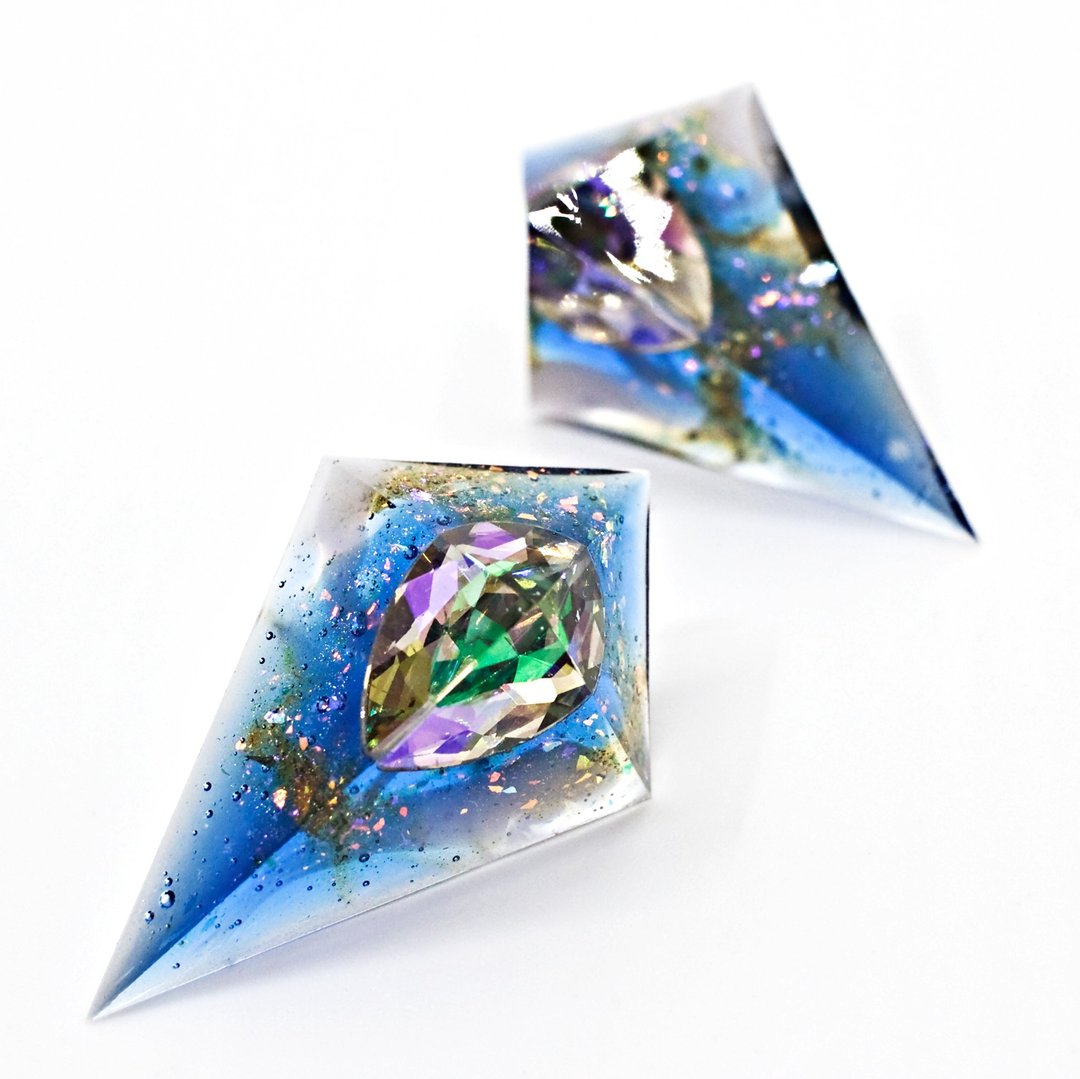 Acute Pyramid Earrings (49ers) - 耳环/耳夹 - 树脂 多色