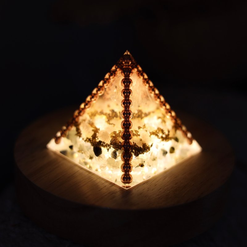 【圣诞礼盒】【定制化礼物】钛晶金三角-奥刚金字塔小夜灯Orgonit - 灯具/灯饰 - 水晶 多色