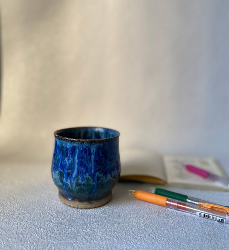 莓蓝竹简 蓝色手作陶瓷杯 - 行云流水系列 - 其他杯子 - 陶 蓝色