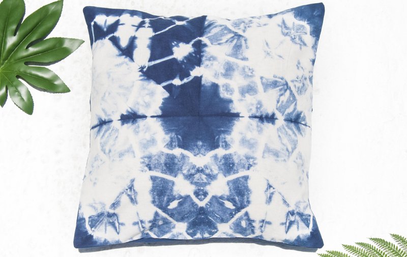 蓝染抱枕套/纯棉抱枕套/印花抱枕套/indigo蓝染抱枕套-蓝染海边 - 枕头/抱枕 - 棉．麻 蓝色