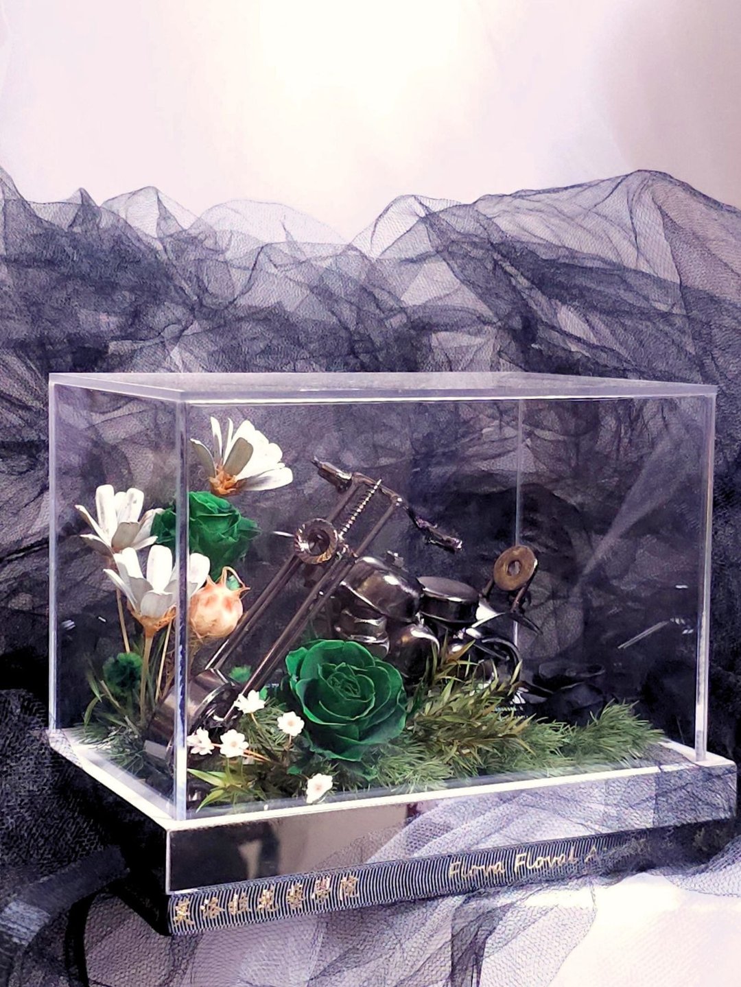 The dream of a big boy 金属手工车永生花压克力盒 - 摆饰 - 植物．花 黑色