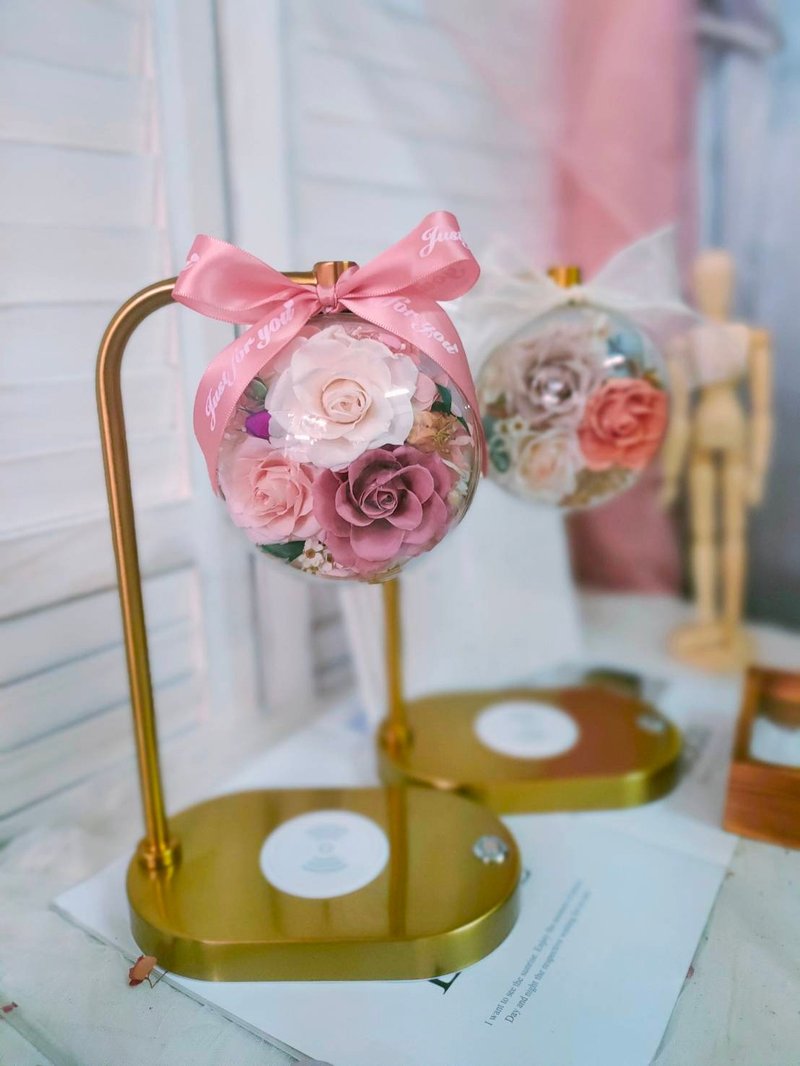 【Lingling's Studio荞翎工作室 】永生花无线充电台灯 定制化礼 - 灯具/灯饰 - 植物．花 多色