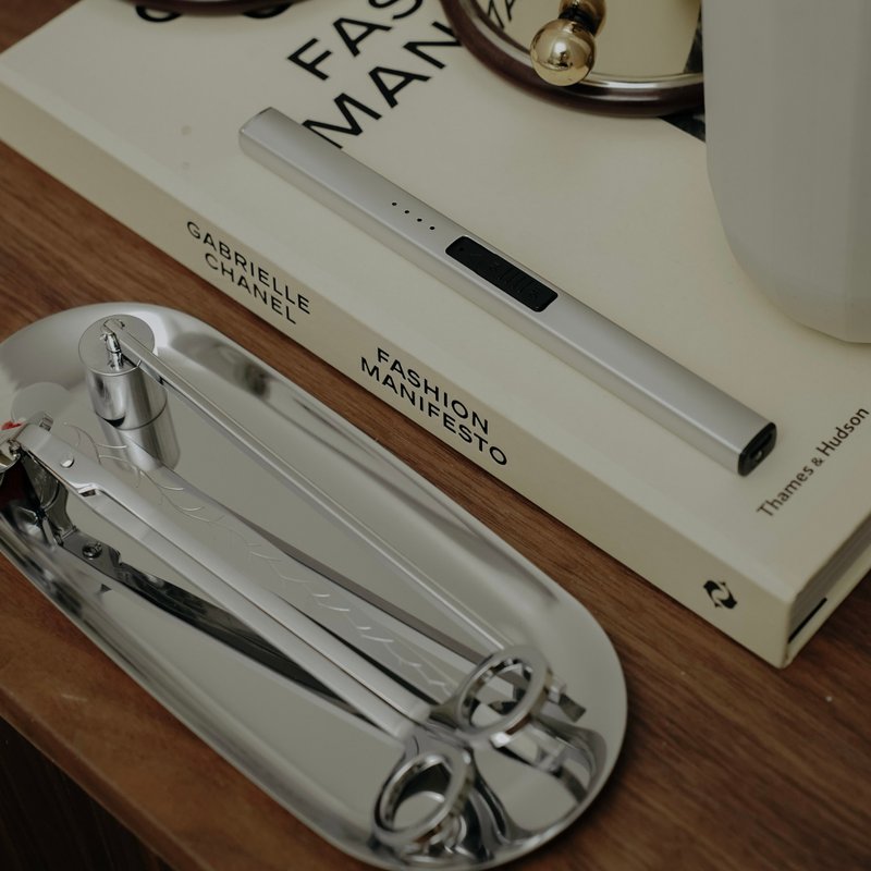 香氛蜡烛保养工具组 (银色) - 烛芯剪/灭烛罩/蜡烛钩/托盘/点火器 - 蜡烛/烛台 - 其他金属 银色