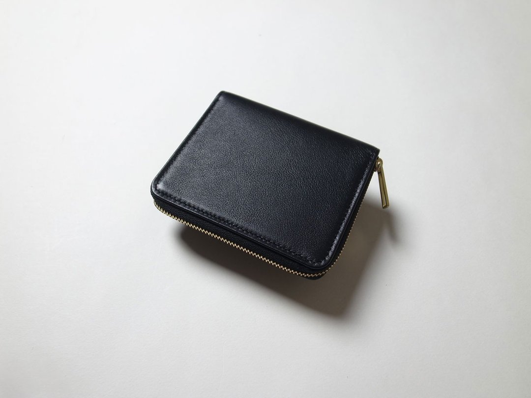 顶级意大利皮革 Slim & Compact - 圆形拉链长夹 - (黑色)  CAREN QUOYLE - 皮夹/钱包 - 真皮 黑色