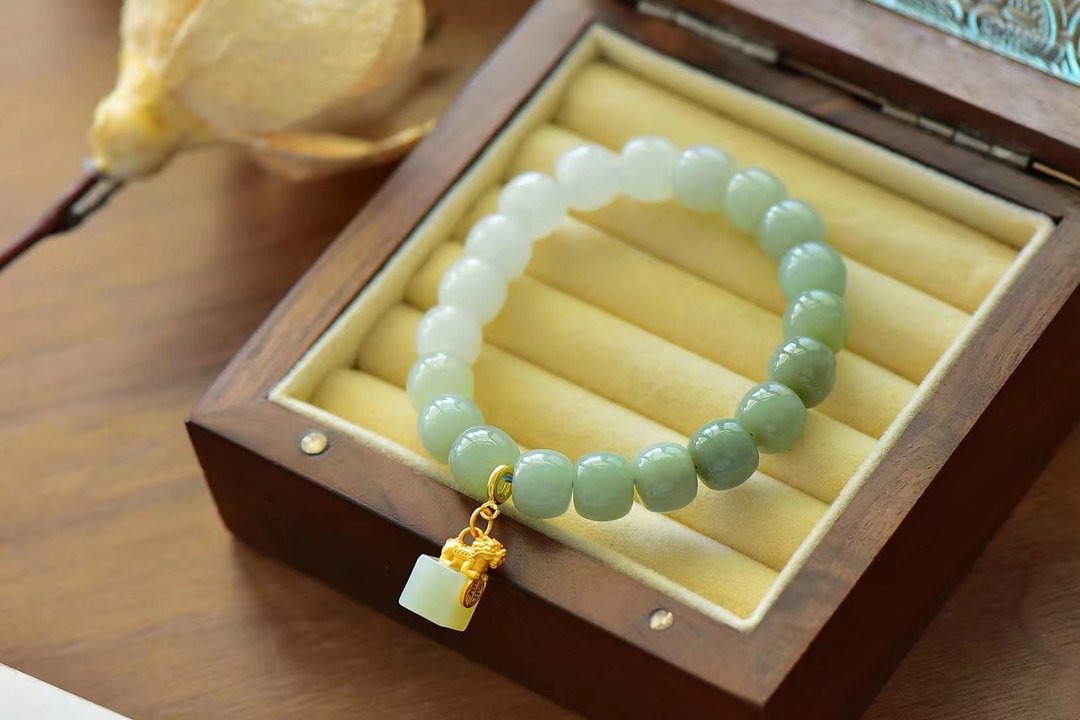 10*8mm天然和田玉 /和阗玉-且末蓝 和田玉印章小醒狮 设计手串手S - 手链/手环 - 玉石 蓝色