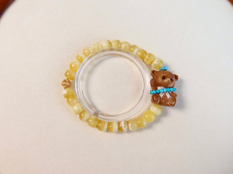8MM 原生瓷白花蜜蜡鹿角根付焦糖小熊 设计单圈手串衣襟挂 s - 手链/手环 - 半宝石 黄色