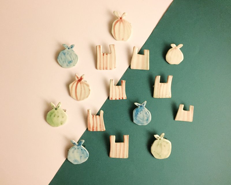 打包你的心 别针 we - 胸针 - 陶 红色