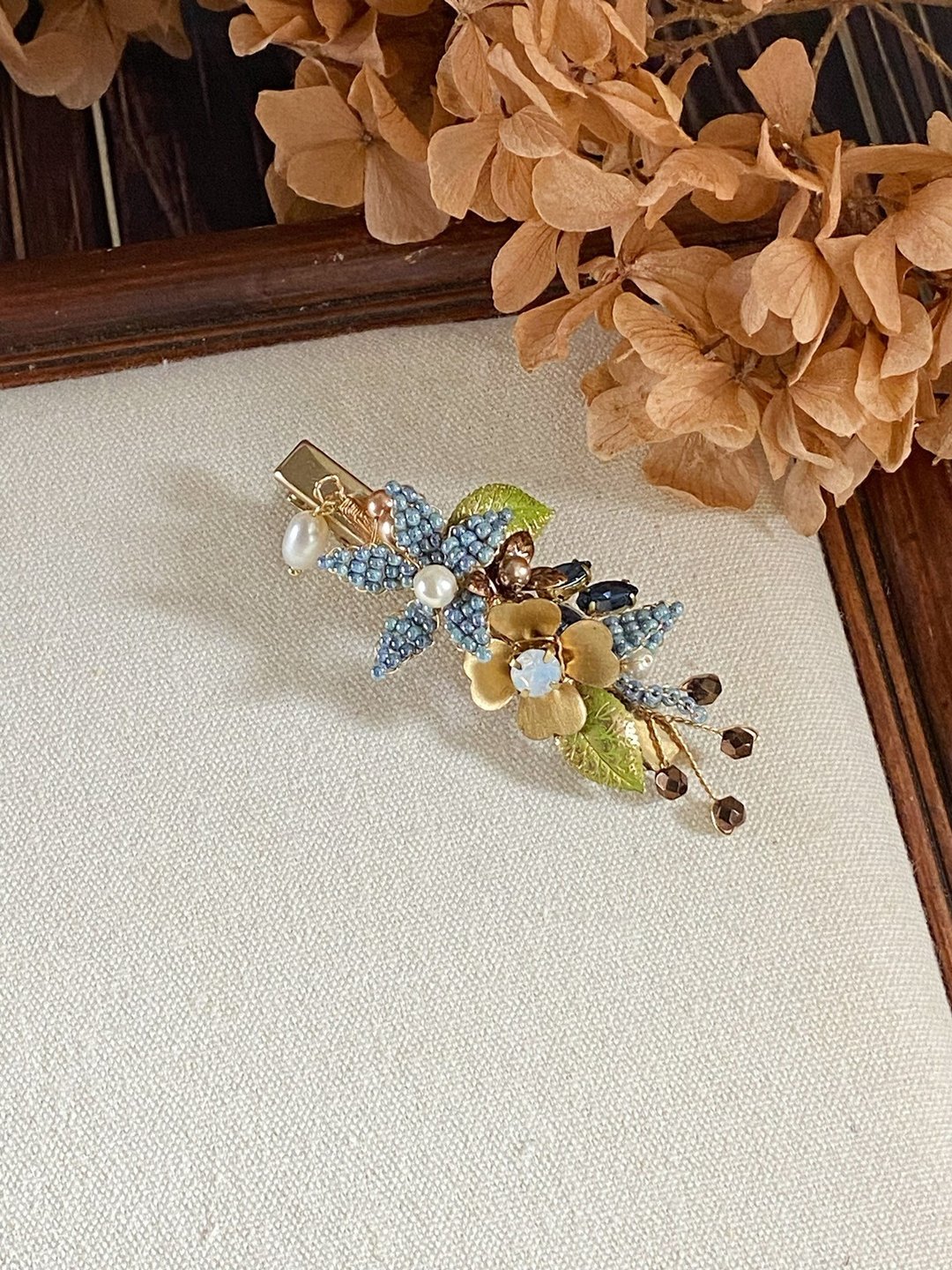 西洋骨董风 织花似锦手工珠发夹 烟蓝 - 发饰 - 珍珠 