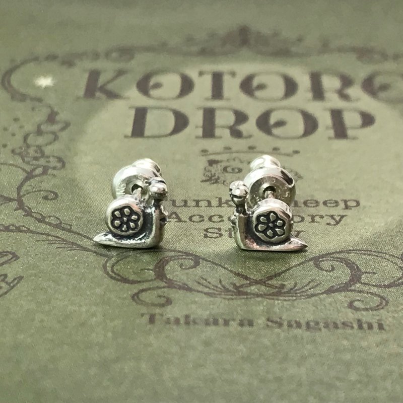 Flower earring - 耳环/耳夹 - 纯银 银色