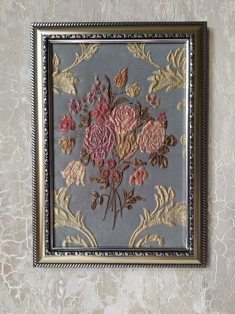 烟熏绿玉背景上的一束玫瑰花的织物画 - 墙贴/壁贴 - 棉．麻 多色