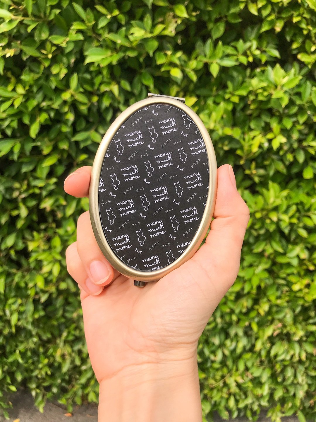 【Customized Gift】Handmade Embroidery - I will draw and stitch your favorite - 彩妆刷具/镜子/梳子 - 其他金属 金色