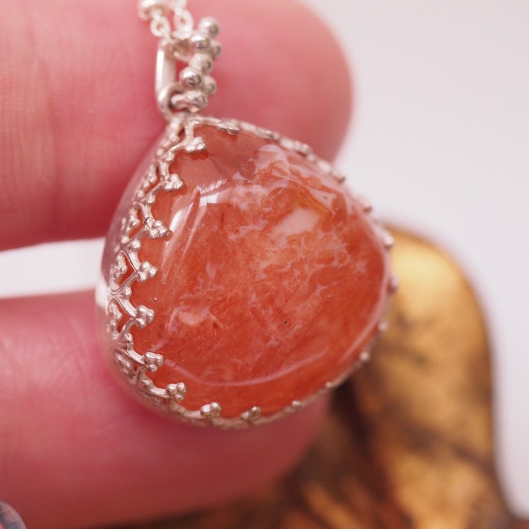 少见矿物 水晶内含水硫铁钠矿 手工项链 Erdite in Quartz - 项链 - 半宝石 橘色