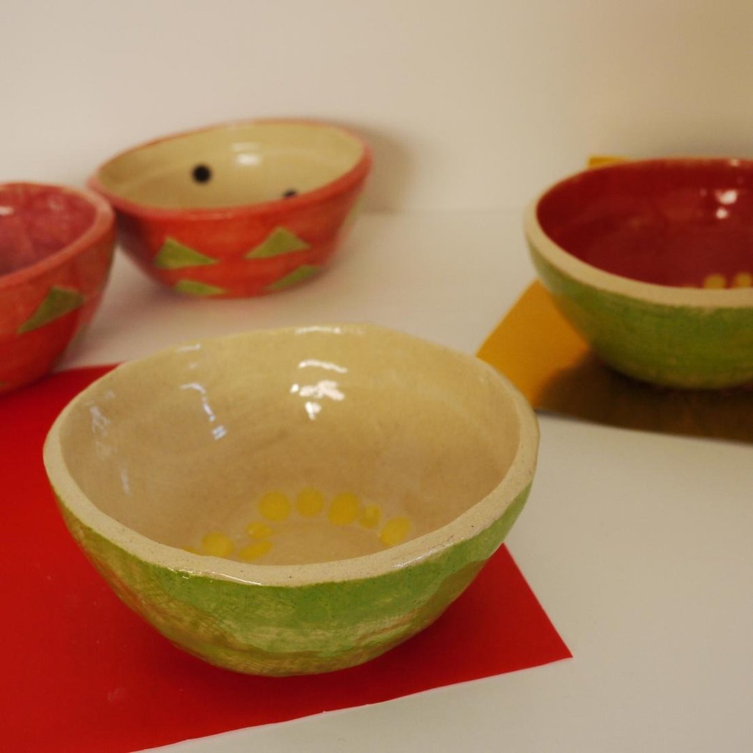 Small bowl  of TAIWAN fruits【WHITE guava】 - 浅碟/小碟子 - 陶 白色