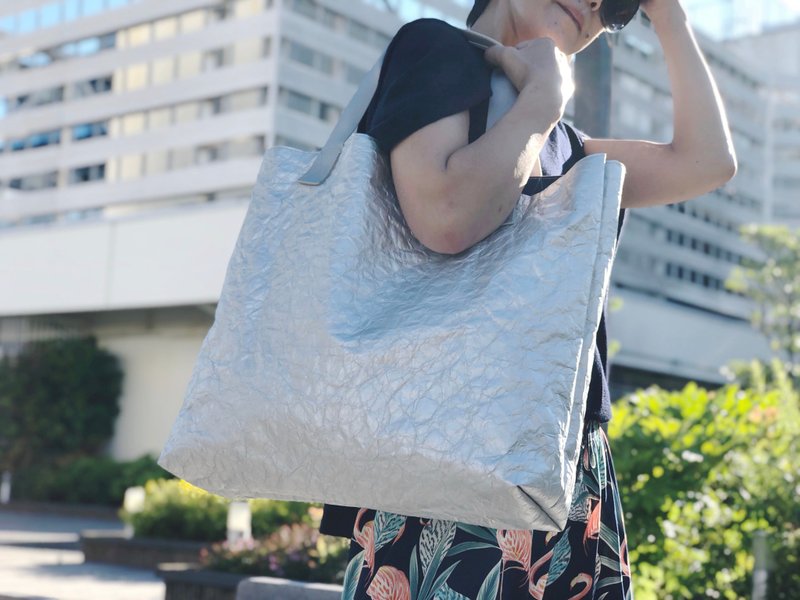 【东京发货】特殊材质 环保托特包 银色 / L - 手提包/手提袋 - 防水材质 银色