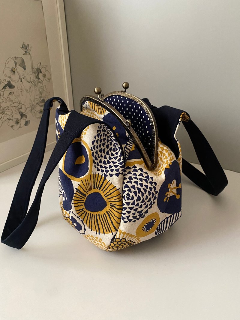 水波小金圈与蓝三层口金手提包 - 侧背包/斜挎包 - 棉．麻 蓝色