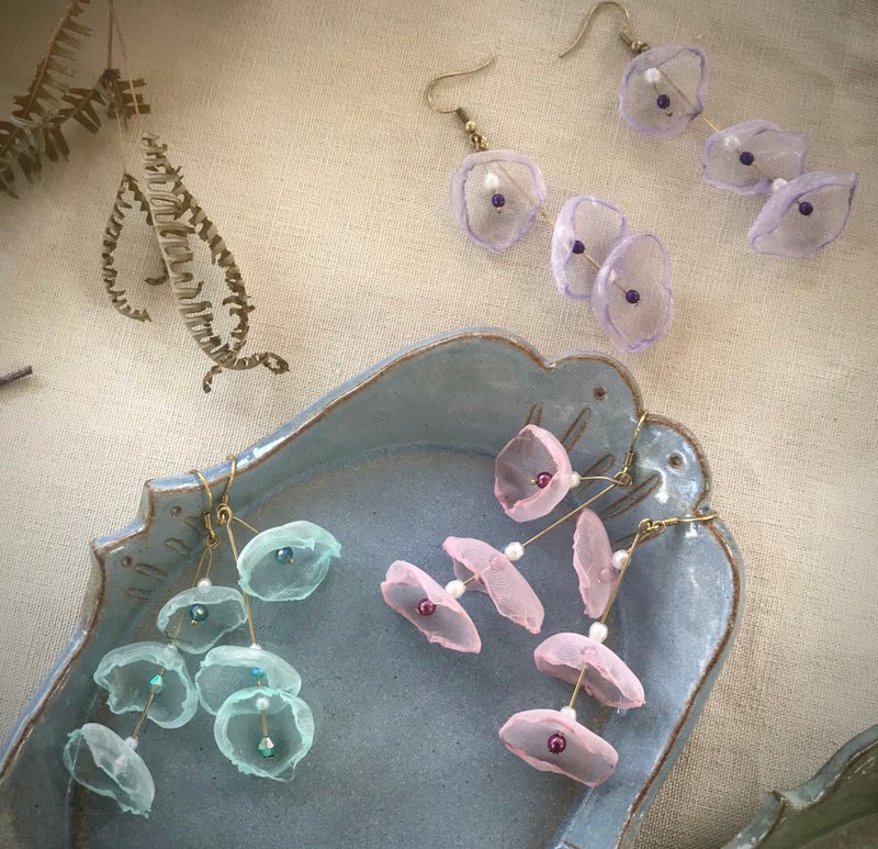 手作刺绣//水母群漂浮耳环//可改夹式 - 耳环/耳夹 - 绣线 粉红色