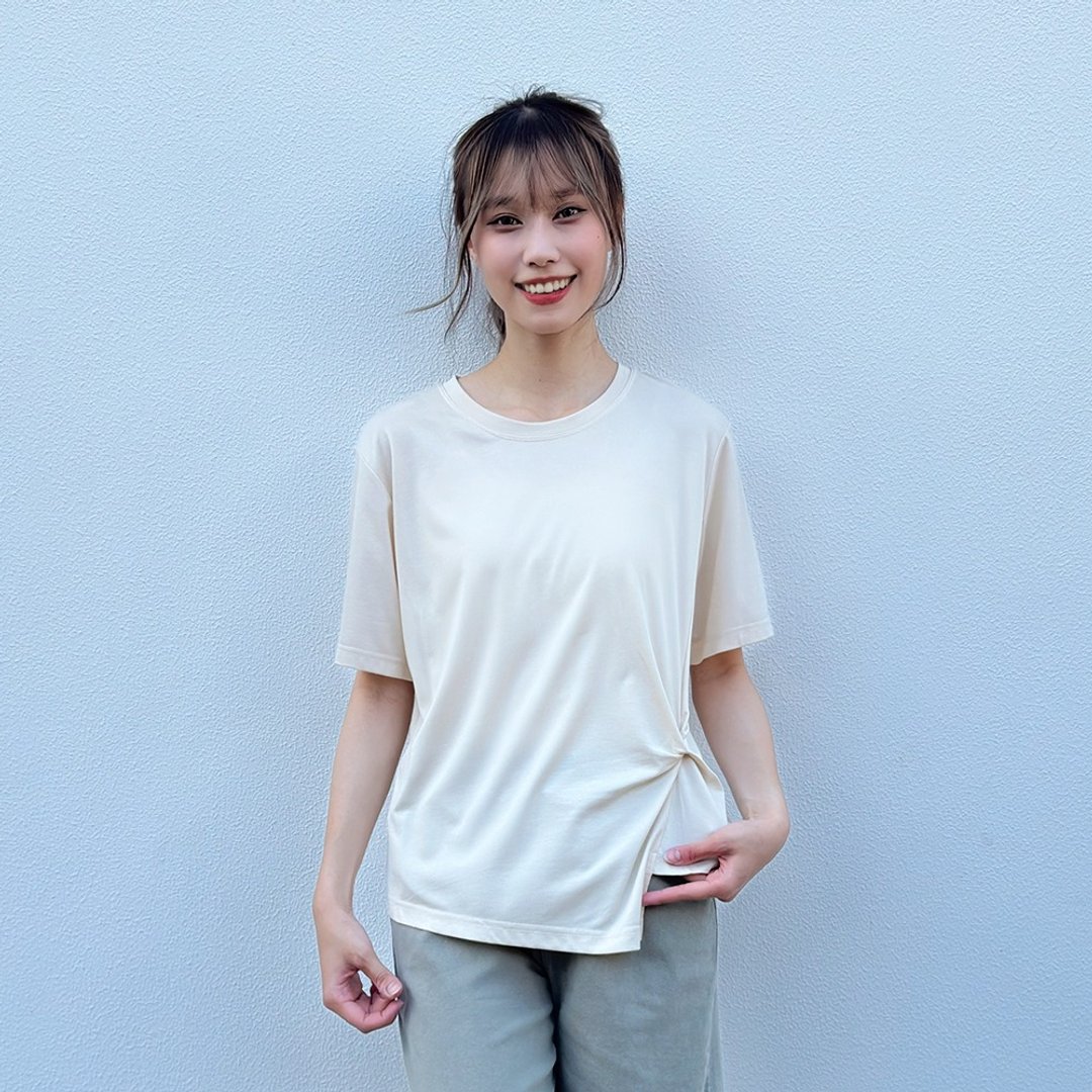 Hana Mokuba 下摆不对称设计简约圆领上衣 - 女装上衣 - 其他材质 