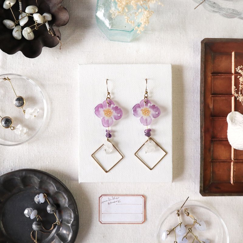 花卉采集册手工耳环-迷情  紫晶 水晶瑙 可改夹式 - 耳环/耳夹 - 树脂 紫色