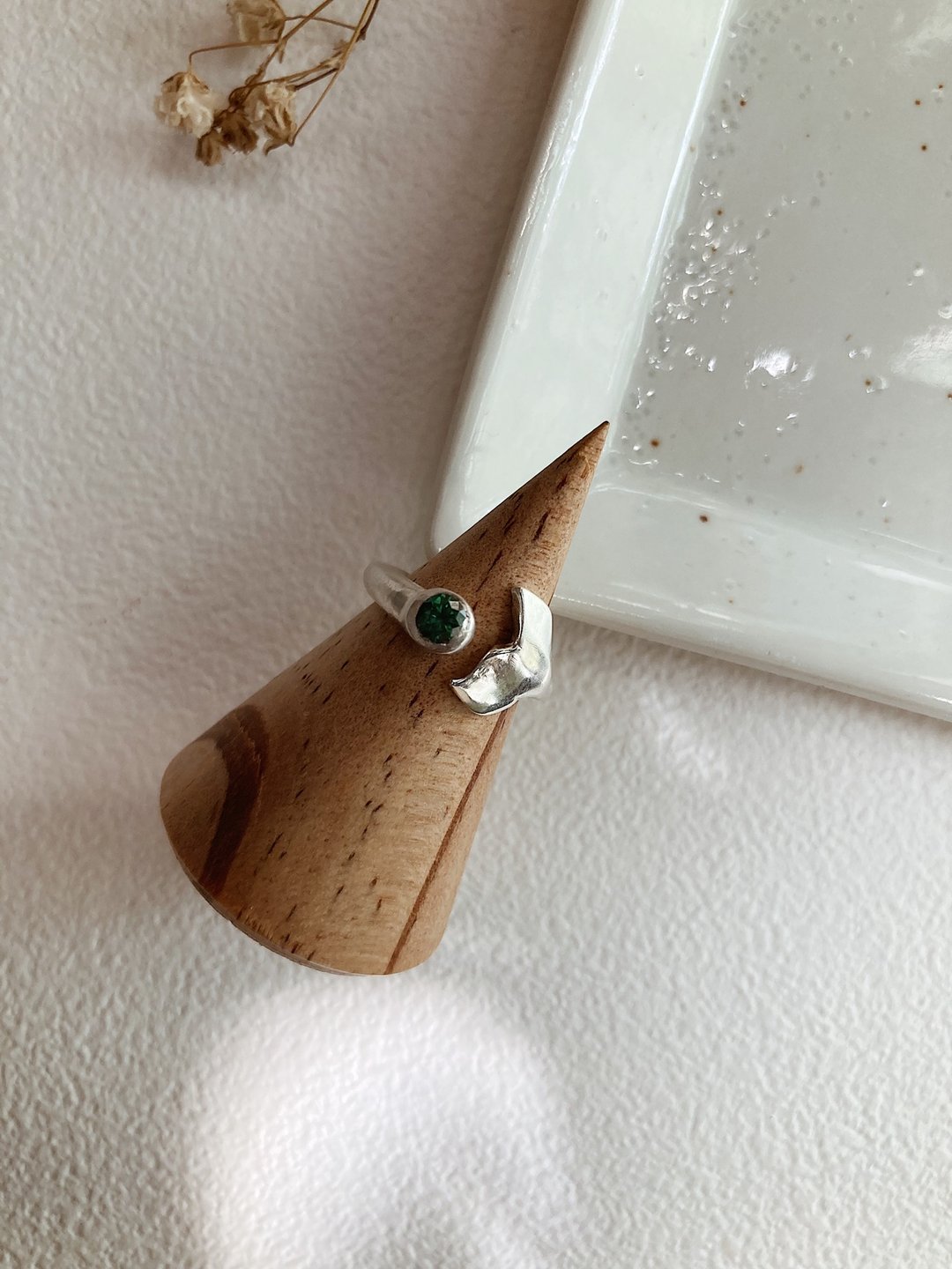 ||鱼尾巴镶崁宝石||开口纯银戒指 - 戒指 - 银 银色