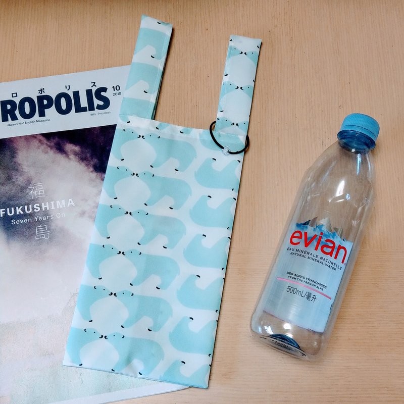 亲亲北极熊(白底)。环保饮料袋 早餐袋 随身万用袋 - 随行杯提袋/水壶袋 - 防水材质 白色