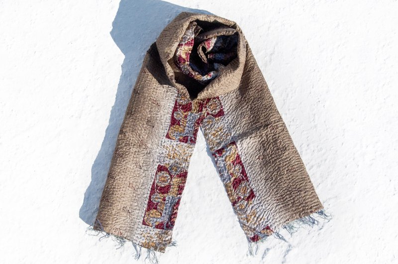 手缝纱丽布丝巾/刺绣丝巾/丝绸刺绣围巾/印度丝绸刺绣围巾-小鹿 - 丝巾 - 丝．绢 咖啡色