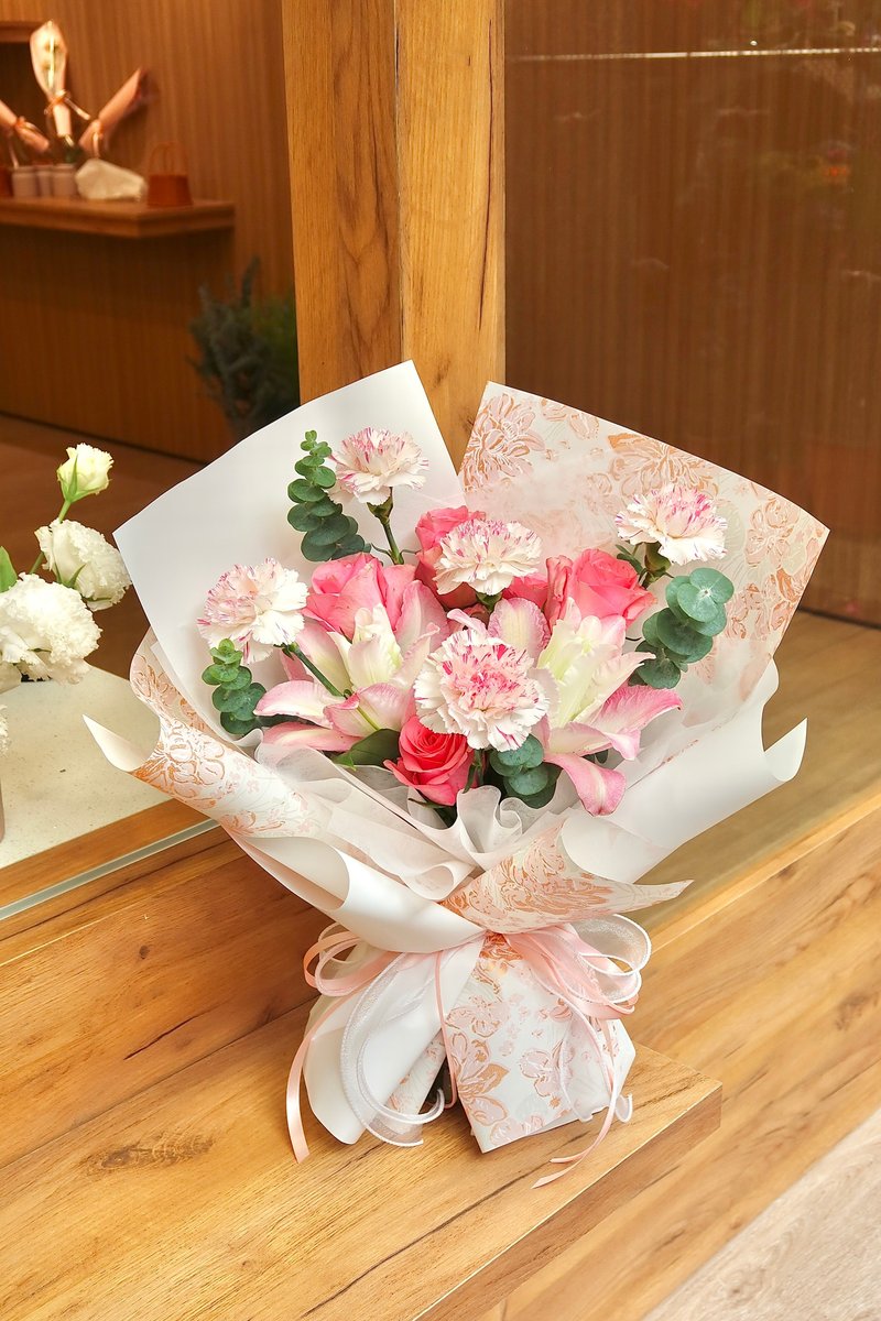 霞光依依 玫瑰百合康乃馨手绑花束 母亲节祝福限定 - 干燥花/捧花 - 植物．花 粉红色