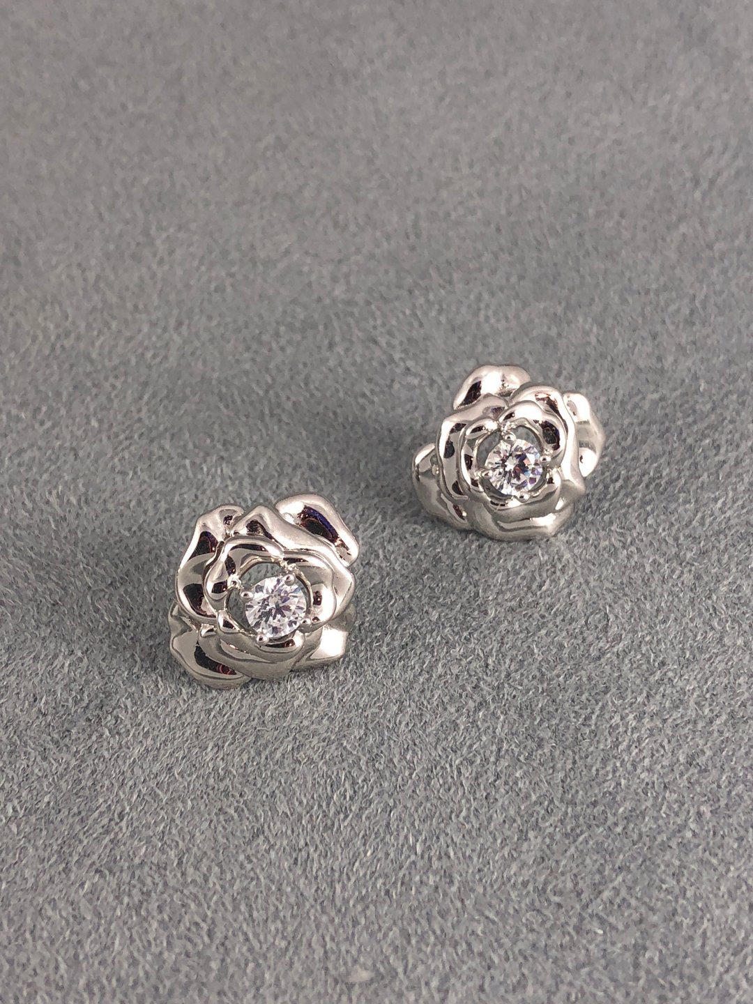 925 SIlver爱恋玫瑰耳环 - 耳环/耳夹 - 银 银色