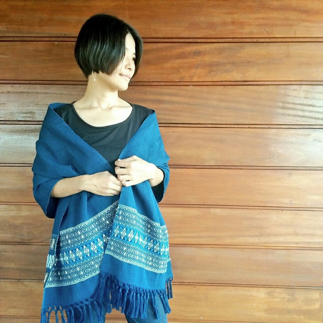 Thai hand-woven shawl / one-of-a-kind / Karen / indigo navy / vegetable dyeing / cotton - 围巾/披肩 - 棉 蓝色