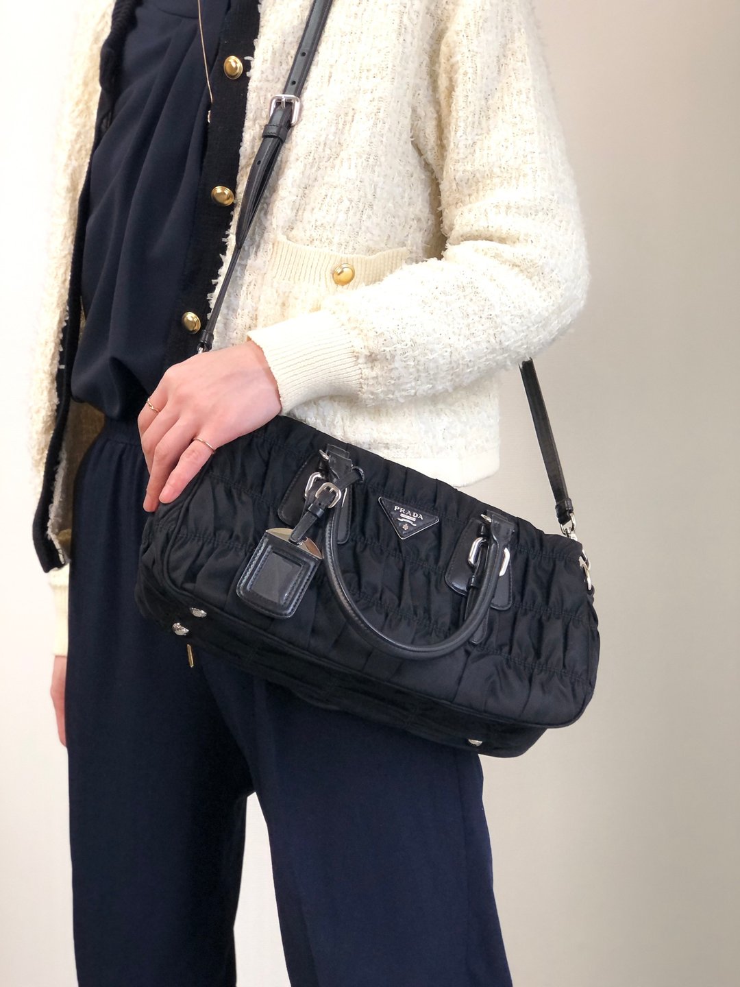 【日本直送 名牌中古包】PRADA 普拉达 黑色肩背包 经典三角 Logo 尼龙 褶皱 2WAY 复古 kcds2w - 侧背包/斜挎包 - 尼龙 黑色