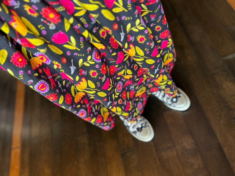 花朵蘑菇蝴蝶快乐裙 / 美国棉 台湾制 均码 100%纯棉 - 裙子 - 棉．麻 黑色