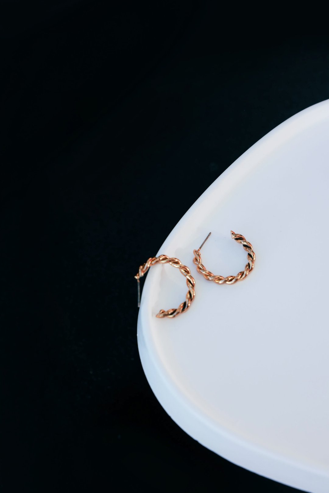 COR-DATE / UNISEX / 圆弧麻花纹路耳环 - 耳环/耳夹 - 其他金属 