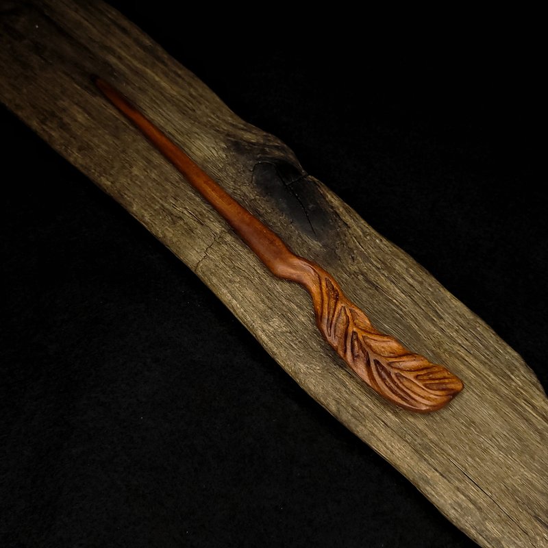 发簪 绕指柔的诗 手工单面细雕 羽纹 檀木发簪 - 发饰 - 木头 黄色