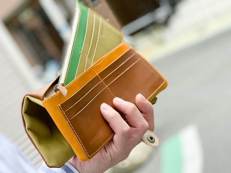 F-PLUMP ARMY color full plump wallet that fits naturally Left-handed FPW-OBCB-GOCB-C - 皮夹/钱包 - 真皮 绿色