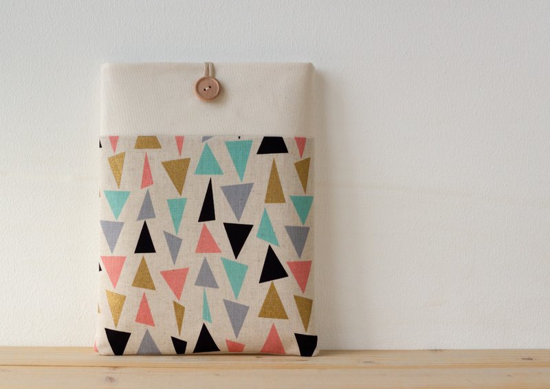 Light laptop case Scandinavian triangle No. 11 canvas wood button - 平板/电脑保护壳 - 棉．麻 多色