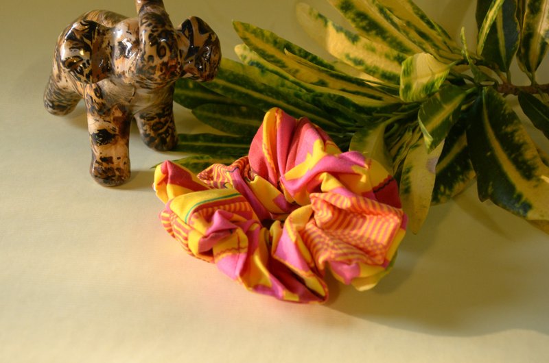 【热恋非洲】非洲花布大肠圈/发圈-粉红肯特 - 发饰 - 棉．麻 