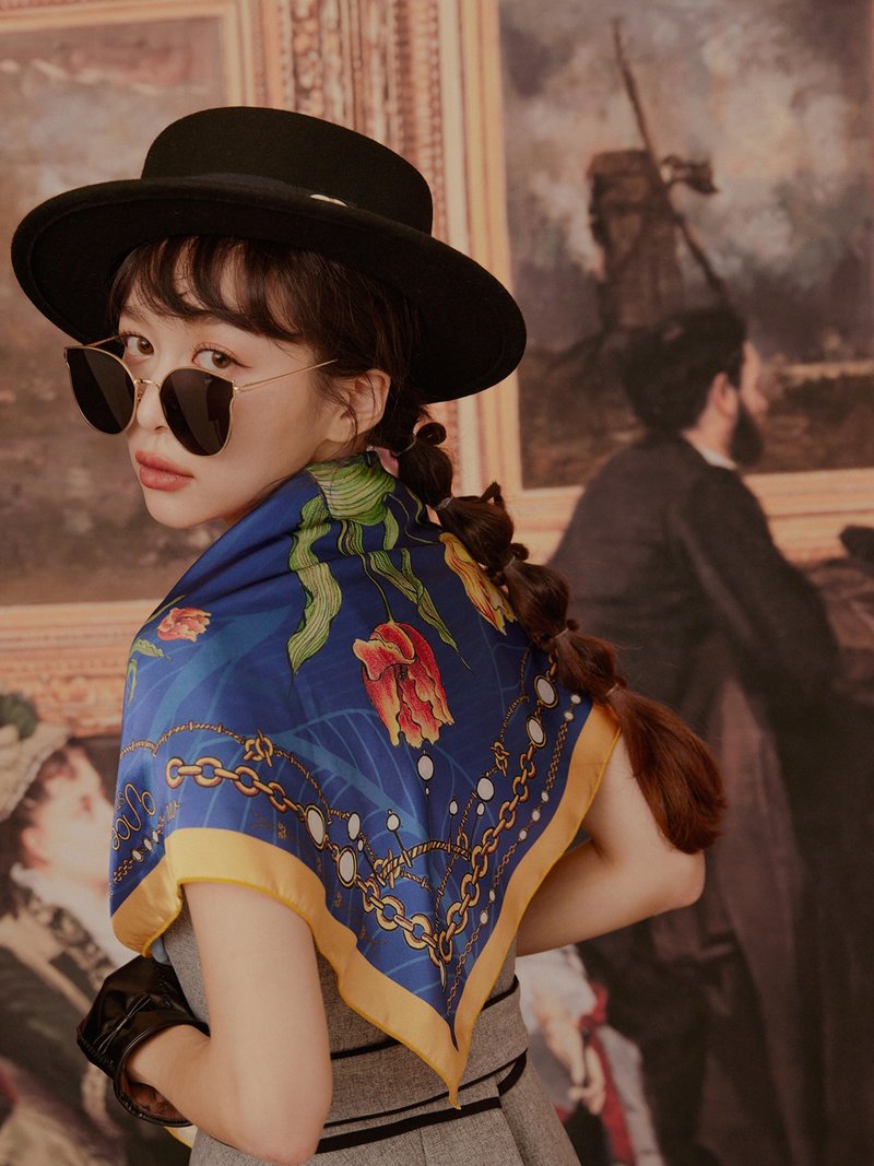 【圣诞饰品】Muchat x Ounce 联名浮世花卉丝巾-蓝 - 领结/领巾 - 聚酯纤维 蓝色