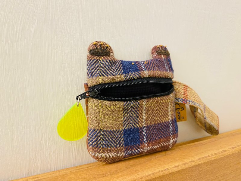 E*group 阿蛙口水手提零钱包  咖啡蓝格子 青蛙 - 零钱包 - 棉．麻 咖啡色