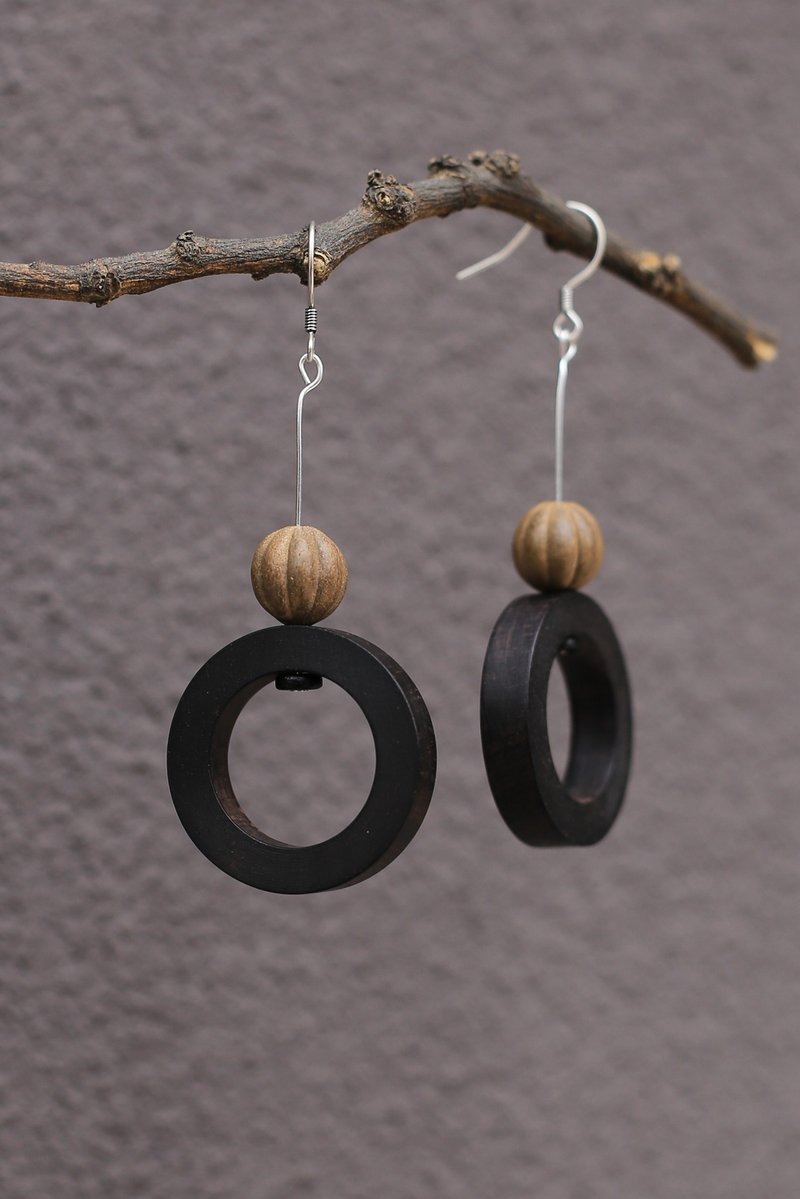 壹染指香品手作 | 合香珠+紫光檀 纯银耳钩 | 文艺 自然 - 耳环/耳夹 - 植物．花 黑色