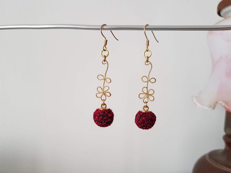 【花的圆舞曲】暗红~无痛耳夹、夹式耳环、耳钩 - 耳环/耳夹 - 其他材质 红色