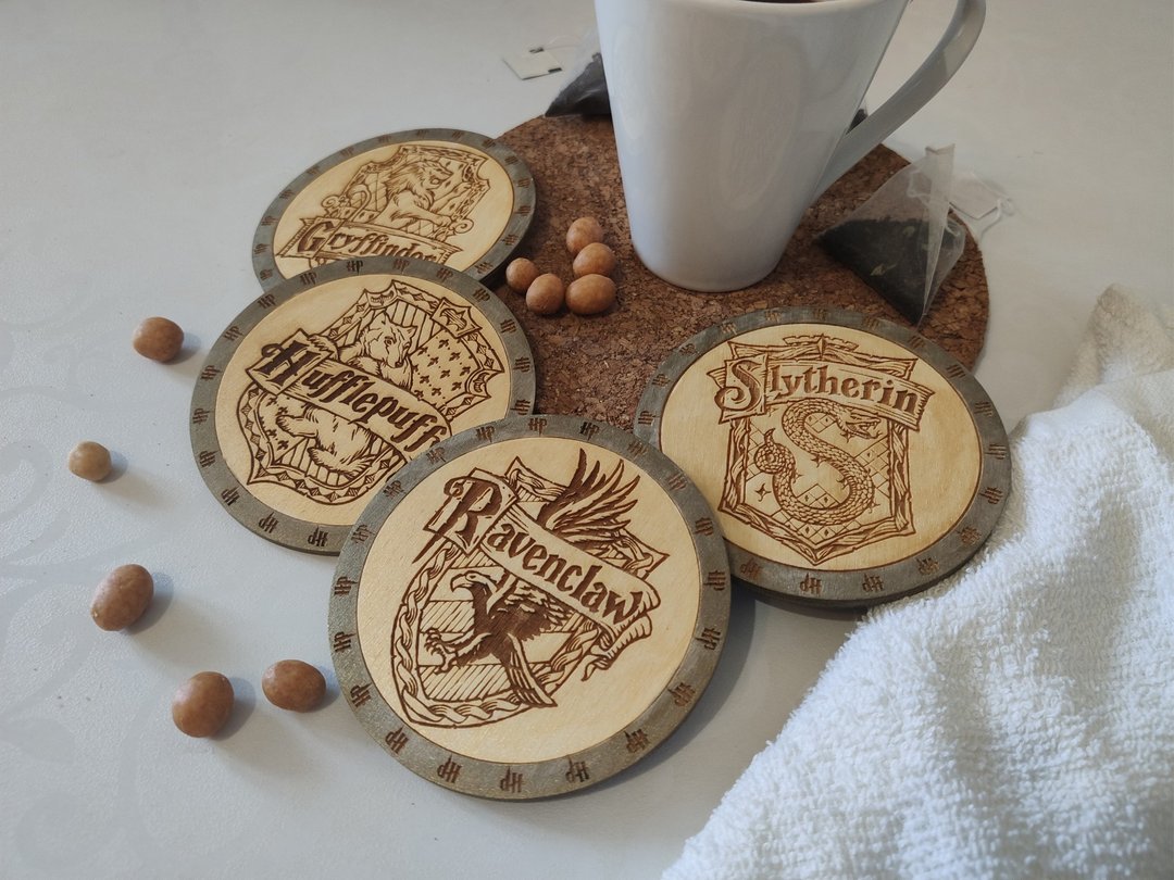 Harry Potter Inspired Round Coasters,Harry Potter gifts, Hogwarts houses - 杯垫 - 木头 